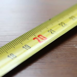 How to measure flooring for laminate - tape measure